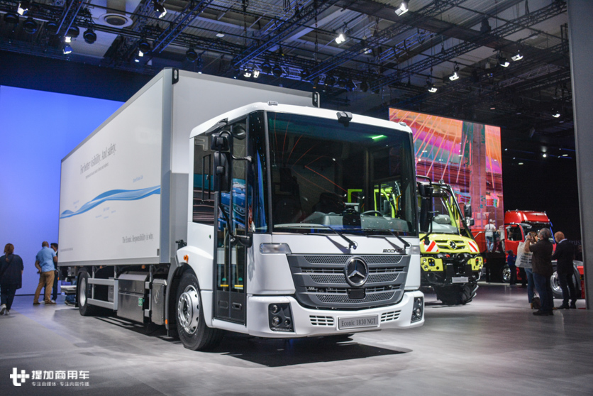 像公交一样低地板进入的卡车,奔驰针对城市工作推出的Econic燃气卡车实拍 - 第1张 - 提加商用车网 像公交一样低地板进入的卡车,奔驰针对城市工作推出的Econic燃气卡车实拍 - 第1张