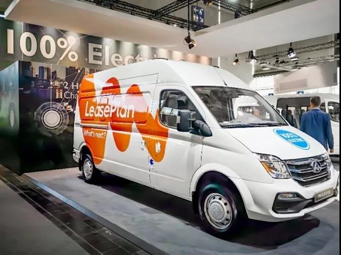 全球最长续驶里程的纯电动宽体轻客亮相汉诺威车展 - 第3张 - 提加商用车网 全球最长续驶里程的纯电动宽体轻客亮相汉诺威车展 - 第3张