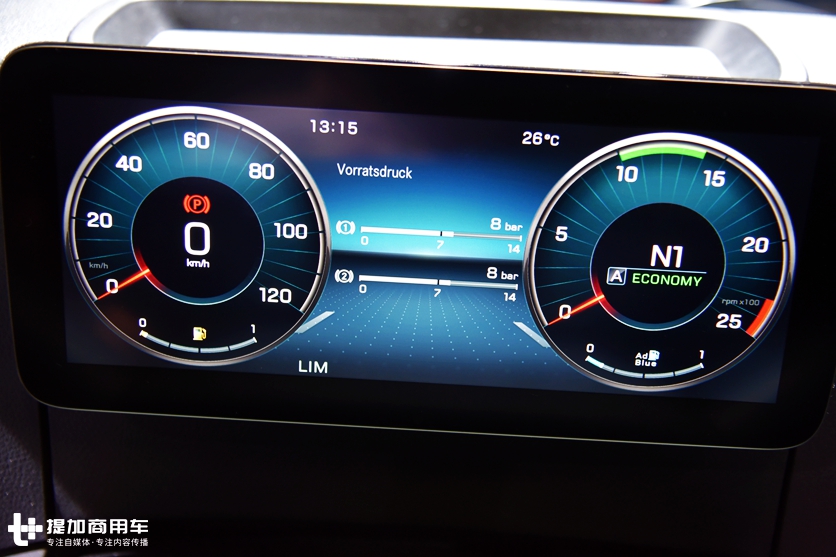 斯堪尼亚V8发动机纪念版领衔,宝马展第一天,先带大家看几款大件运输牵引车 - 第3张 - 提加商用车网 斯堪尼亚V8发动机纪念版领衔,宝马展第一天,先带大家看几款大件运输牵引车 - 第3张