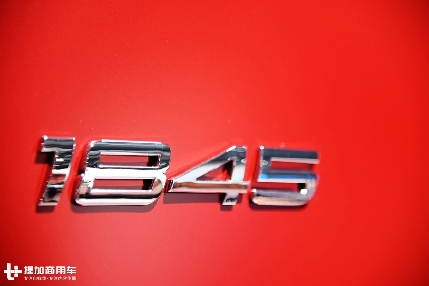 后视镜、中控换成显示屏,好用么?奔驰新款actros卡车实拍 - 第3张 - 提加商用车网 后视镜、中控换成显示屏,好用么?奔驰新款actros卡车实拍 - 第3张