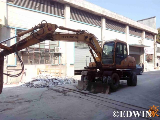 省心与便捷非国产工程机械能比？17年车龄的韩国现代挖掘机实拍 - 第3张