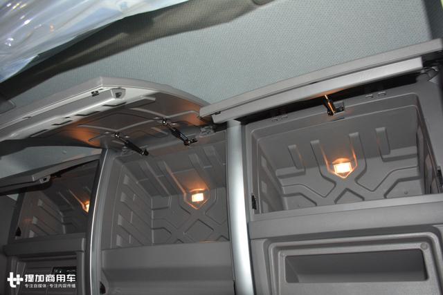 潍柴发动机+千升大油箱，柳汽乘龙这款6X4牵引车售价还不到30万？