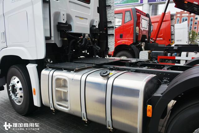 卡友注意了，今后轮胎花纹不一致都可能被罚款，卡车新规又来了！