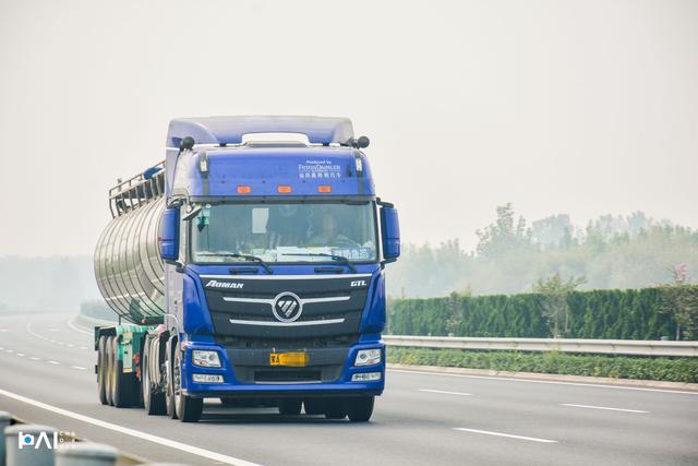 卡友注意了，今后轮胎花纹不一致都可能被罚款，卡车新规又来了！