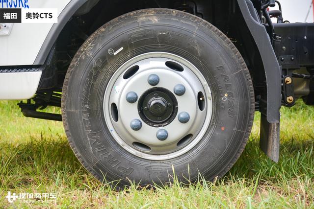 卡友注意了，今后轮胎花纹不一致都可能被罚款，卡车新规又来了！