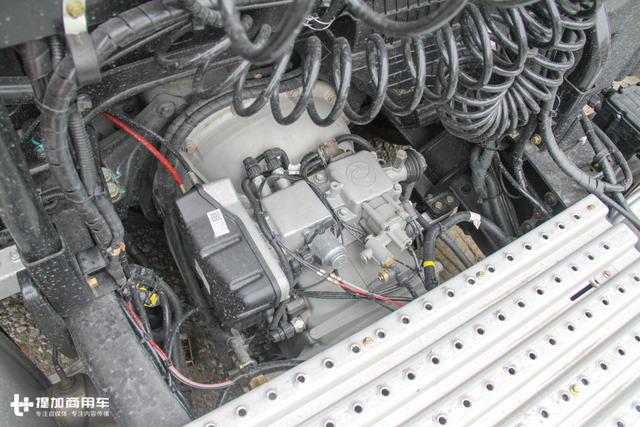 马力加大自重减低，售价40万左右，如今的天龙旗舰重卡已趋成熟？