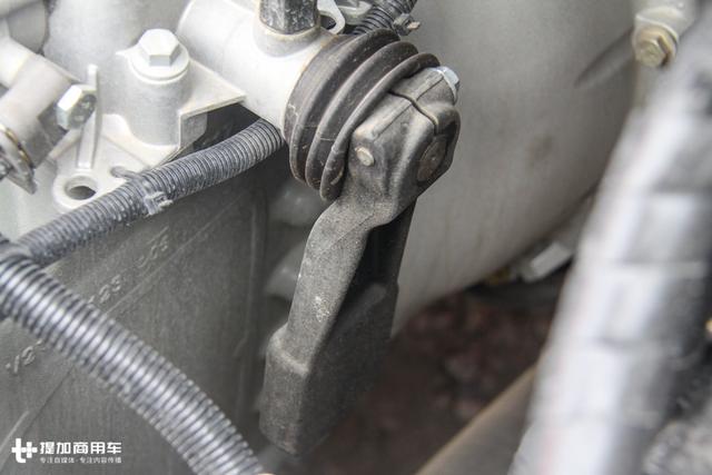 马力加大自重减低，售价40万左右，如今的天龙旗舰重卡已趋成熟？