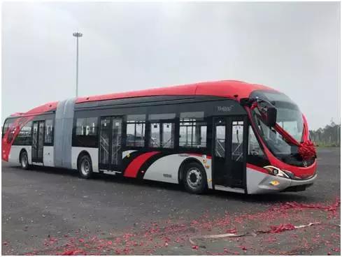 银隆成都工厂投产,首辆18米满载可达160人BRT大容量公交下线 - 第4张 - 提加商用车网 银隆成都工厂投产,首辆18米满载可达160人BRT大容量公交下线 - 第4张