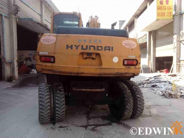 省心与便捷非国产工程机械能比？17年车龄的韩国现代挖掘机实拍 - 第9张