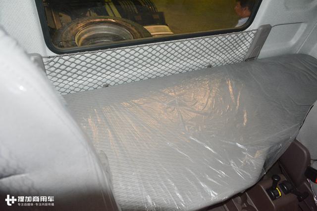 潍柴发动机+千升大油箱，柳汽乘龙这款6X4牵引车售价还不到30万？