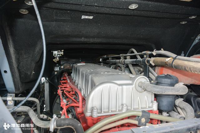 底盘细节需要提升,少见的华菱星凯马8x4重载底盘简评 - 第7张 - 提加商用车网 底盘细节需要提升,少见的华菱星凯马8x4重载底盘简评 - 第7张