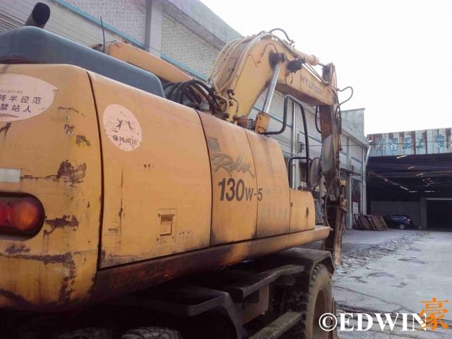 省心与便捷非国产工程机械能比？17年车龄的韩国现代挖掘机实拍 - 第7张