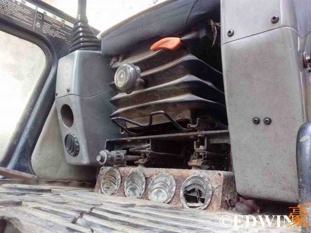 省心与便捷非国产工程机械能比？17年车龄的韩国现代挖掘机实拍 - 第19张