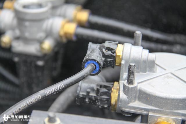 马力加大自重减低，售价40万左右，如今的天龙旗舰重卡已趋成熟？