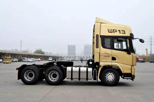 550马力的陕汽重卡怪兽，德龙X3000黄金之星牵引车亮点解读 - 第4张