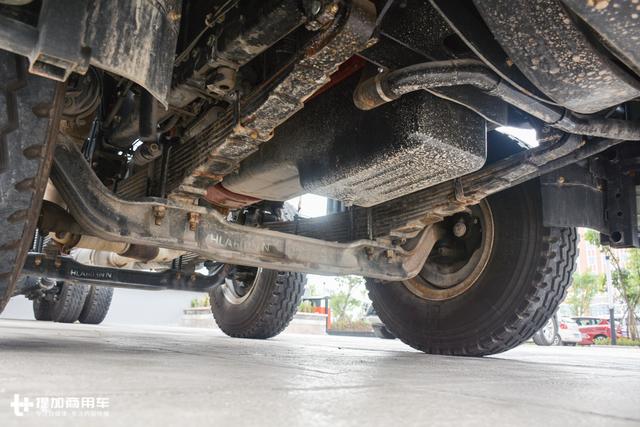 底盘细节需要提升,少见的华菱星凯马8x4重载底盘简评 - 第10张 - 提加商用车网 底盘细节需要提升,少见的华菱星凯马8x4重载底盘简评 - 第10张
