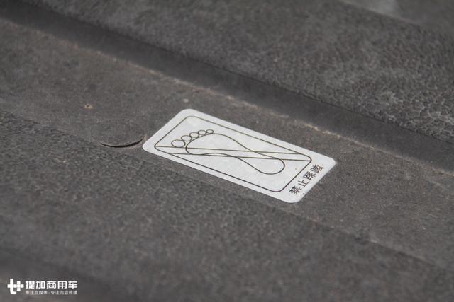 马力加大自重减低，售价40万左右，如今的天龙旗舰重卡已趋成熟？