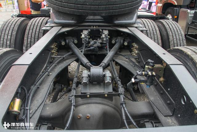 马力加大自重减低，售价40万左右，如今的天龙旗舰重卡已趋成熟？