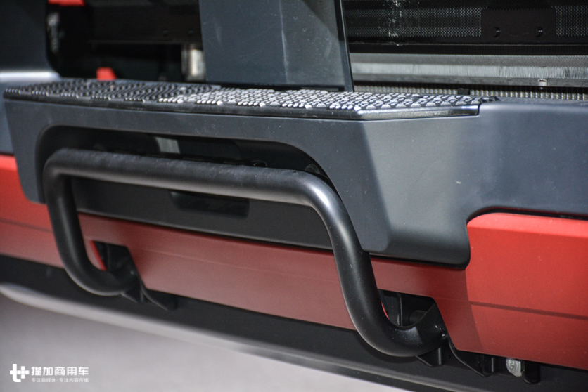 4X2和4X4随意切换,货运越野两不误,带您见识奔驰和雷诺卡车的“黑科技” - 第6张 - 提加商用车网 4X2和4X4随意切换,货运越野两不误,带您见识奔驰和雷诺卡车的“黑科技” - 第6张