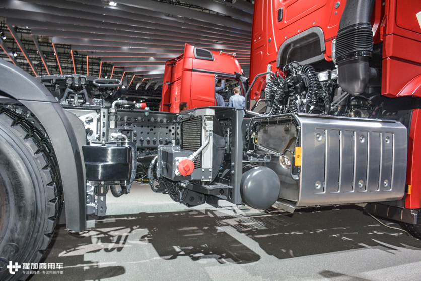 4X2和4X4随意切换,货运越野两不误,带您见识奔驰和雷诺卡车的“黑科技” - 第13张 - 提加商用车网 4X2和4X4随意切换,货运越野两不误,带您见识奔驰和雷诺卡车的“黑科技” - 第13张