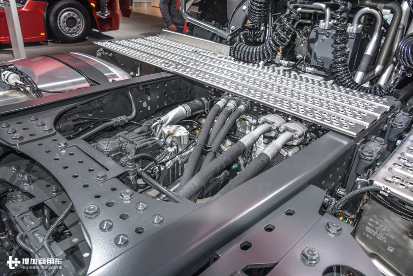 4X2和4X4随意切换,货运越野两不误,带您见识奔驰和雷诺卡车的“黑科技” - 第31张 - 提加商用车网 4X2和4X4随意切换,货运越野两不误,带您见识奔驰和雷诺卡车的“黑科技” - 第31张