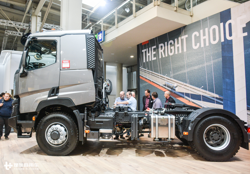 4X2和4X4随意切换,货运越野两不误,带您见识奔驰和雷诺卡车的“黑科技” - 第17张 - 提加商用车网 4X2和4X4随意切换,货运越野两不误,带您见识奔驰和雷诺卡车的“黑科技” - 第17张