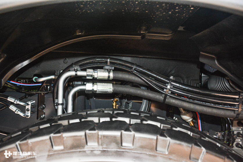 4X2和4X4随意切换,货运越野两不误,带您见识奔驰和雷诺卡车的“黑科技” - 第21张 - 提加商用车网 4X2和4X4随意切换,货运越野两不误,带您见识奔驰和雷诺卡车的“黑科技” - 第21张