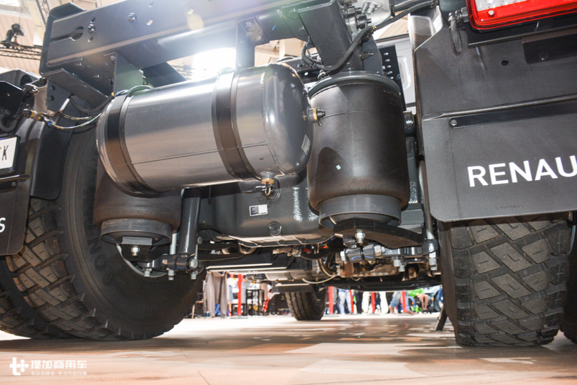 4X2和4X4随意切换,货运越野两不误,带您见识奔驰和雷诺卡车的“黑科技” - 第24张 - 提加商用车网 4X2和4X4随意切换,货运越野两不误,带您见识奔驰和雷诺卡车的“黑科技” - 第24张
