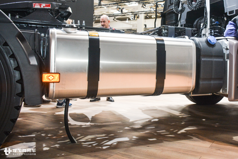 4X2和4X4随意切换,货运越野两不误,带您见识奔驰和雷诺卡车的“黑科技” - 第25张 - 提加商用车网 4X2和4X4随意切换,货运越野两不误,带您见识奔驰和雷诺卡车的“黑科技” - 第25张