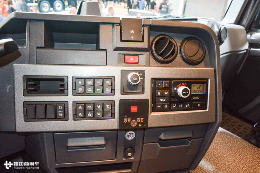 4X2和4X4随意切换,货运越野两不误,带您见识奔驰和雷诺卡车的“黑科技” - 第30张 - 提加商用车网 4X2和4X4随意切换,货运越野两不误,带您见识奔驰和雷诺卡车的“黑科技” - 第30张