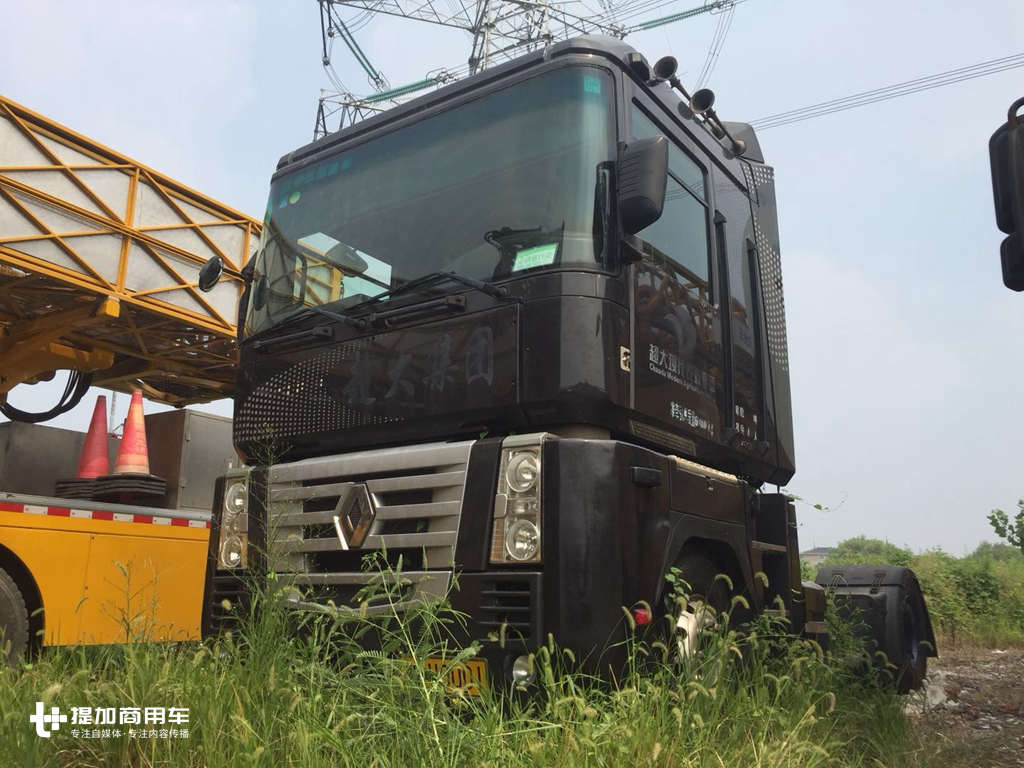静待报废的雷诺马格农卡车实拍，车况良好，据说是国内最后一辆 - 第1张