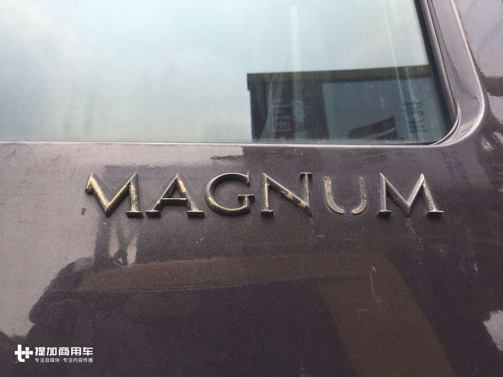 静待报废的雷诺马格农卡车实拍，车况良好，据说是国内最后一辆 - 第4张