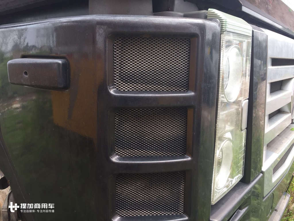 静待报废的雷诺马格农卡车实拍，车况良好，据说是国内最后一辆 - 第6张