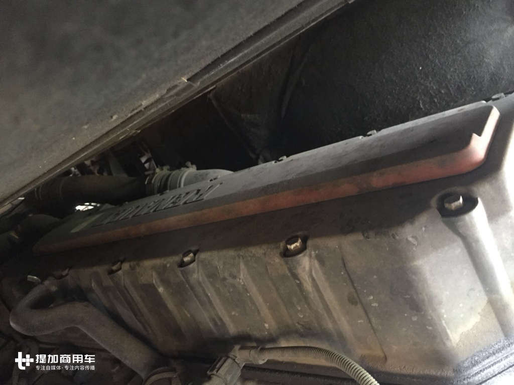 静待报废的雷诺马格农卡车实拍，车况良好，据说是国内最后一辆 - 第9张