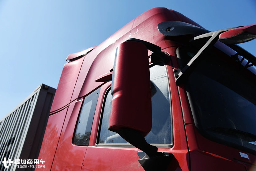 平地板大卧铺,全新仪表台,正在测试的换代东风天龙重卡提前看 - 第4张 - 提加商用车网 平地板大卧铺,全新仪表台,正在测试的换代东风天龙重卡提前看 - 第4张