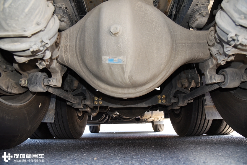 平地板大卧铺,全新仪表台,正在测试的换代东风天龙重卡提前看 - 第14张 - 提加商用车网 平地板大卧铺,全新仪表台,正在测试的换代东风天龙重卡提前看 - 第14张