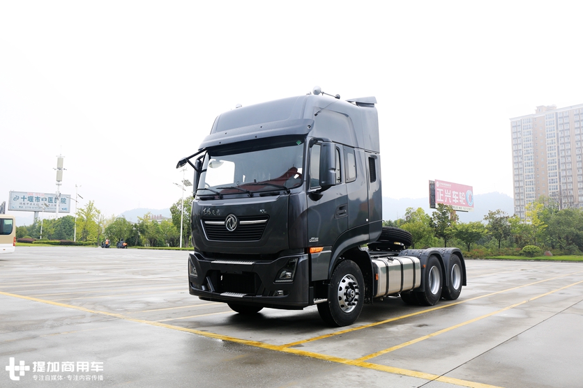 平地板大卧铺,全新仪表台,正在测试的换代东风天龙重卡提前看 - 第3张 - 提加商用车网 平地板大卧铺,全新仪表台,正在测试的换代东风天龙重卡提前看 - 第3张