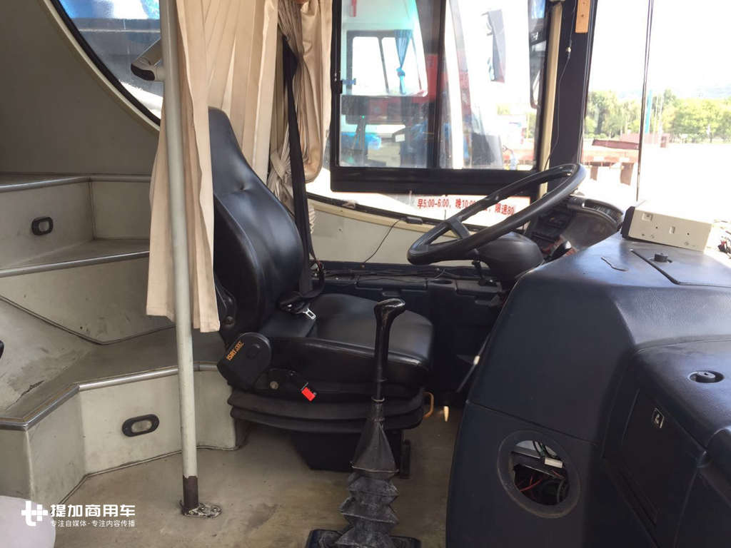 460马力,10多年前就售价200多万,曾经的国产豪华双层大巴实拍 - 第9张 - 提加商用车网 460马力,10多年前就售价200多万,曾经的国产豪华双层大巴实拍 - 第9张