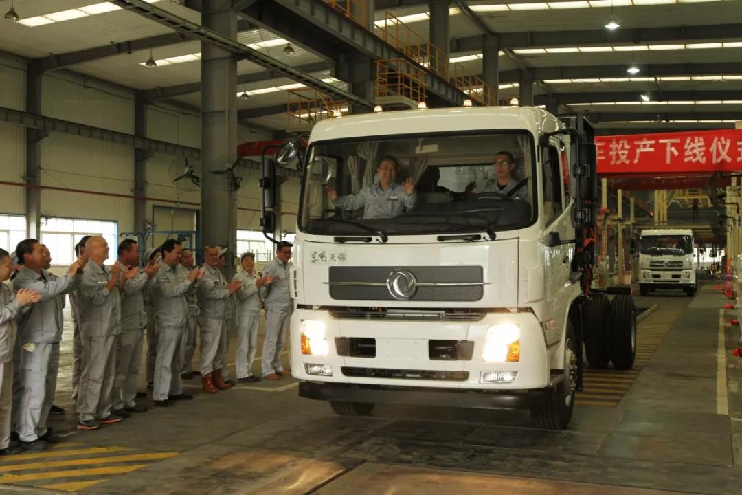 续航里程高达365公里,首款东风天锦纯电动城市环卫车正式下线 - 第2张 - 提加商用车网 续航里程高达365公里,首款东风天锦纯电动城市环卫车正式下线 - 第2张