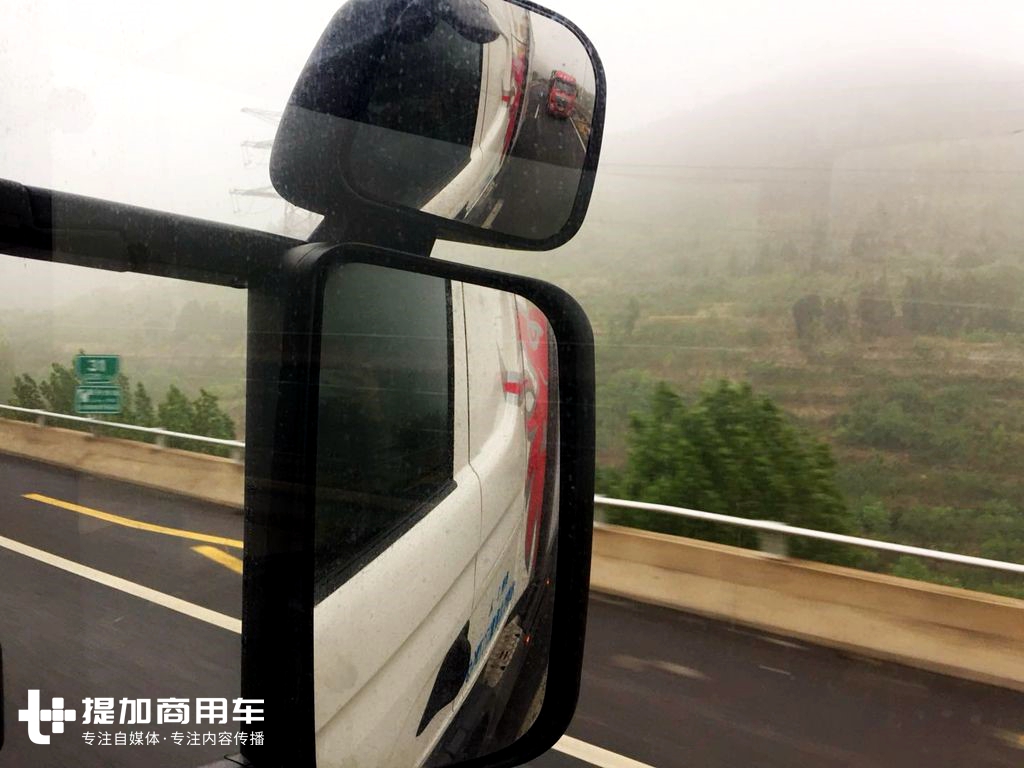 老板真会玩，80万买斯堪尼亚牵引车拖头，不营运只为游山玩水 - 第8张