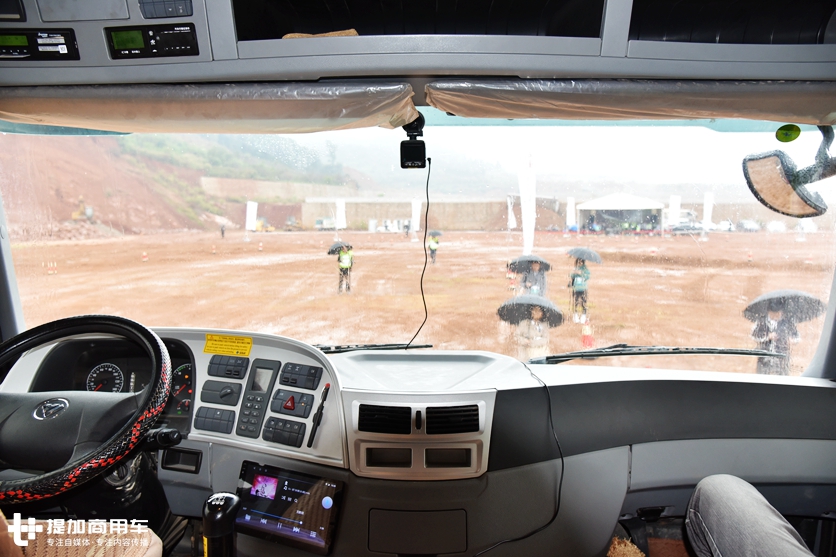 460马力,2300大扭矩不惧泥泞陷坑,云南试驾欧曼GTL重载自卸车 - 第13张 - 提加商用车网 460马力,2300大扭矩不惧泥泞陷坑,云南试驾欧曼GTL重载自卸车 - 第13张