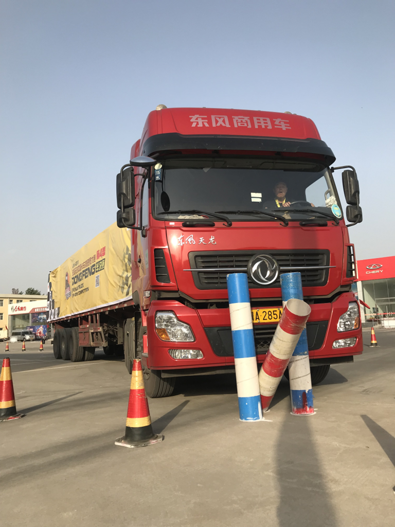 老中青三代司机点赞东风,天龙哥大赛石家庄站现场“三宗最” - 第5张 - 提加商用车网 老中青三代司机点赞东风,天龙哥大赛石家庄站现场“三宗最” - 第5张