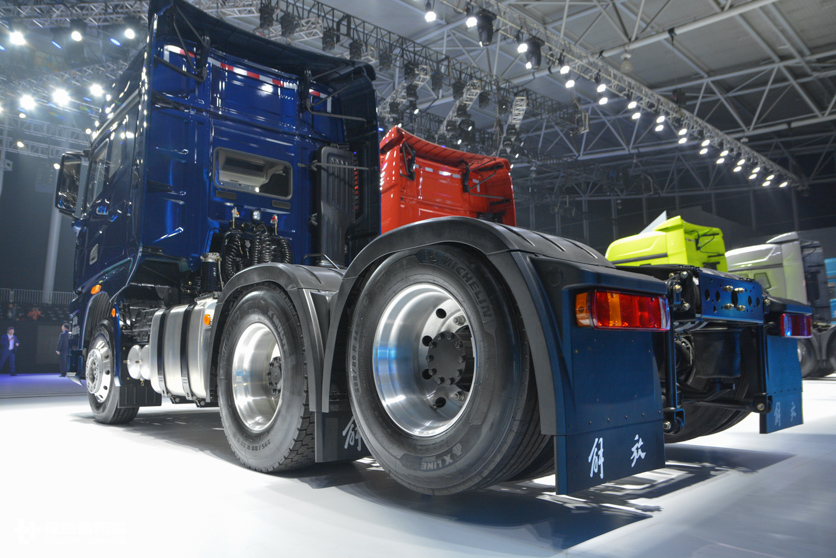 可选200多种配置,打造个性化卡车,解放J7重卡正式发布上市 - 第7张 - 提加商用车网 可选200多种配置,打造个性化卡车,解放J7重卡正式发布上市 - 第7张