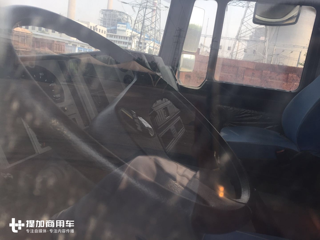 德龙F2000的原型车，17年车龄仍在服役，德国曼恩FE底盘卡车实拍 - 第4张