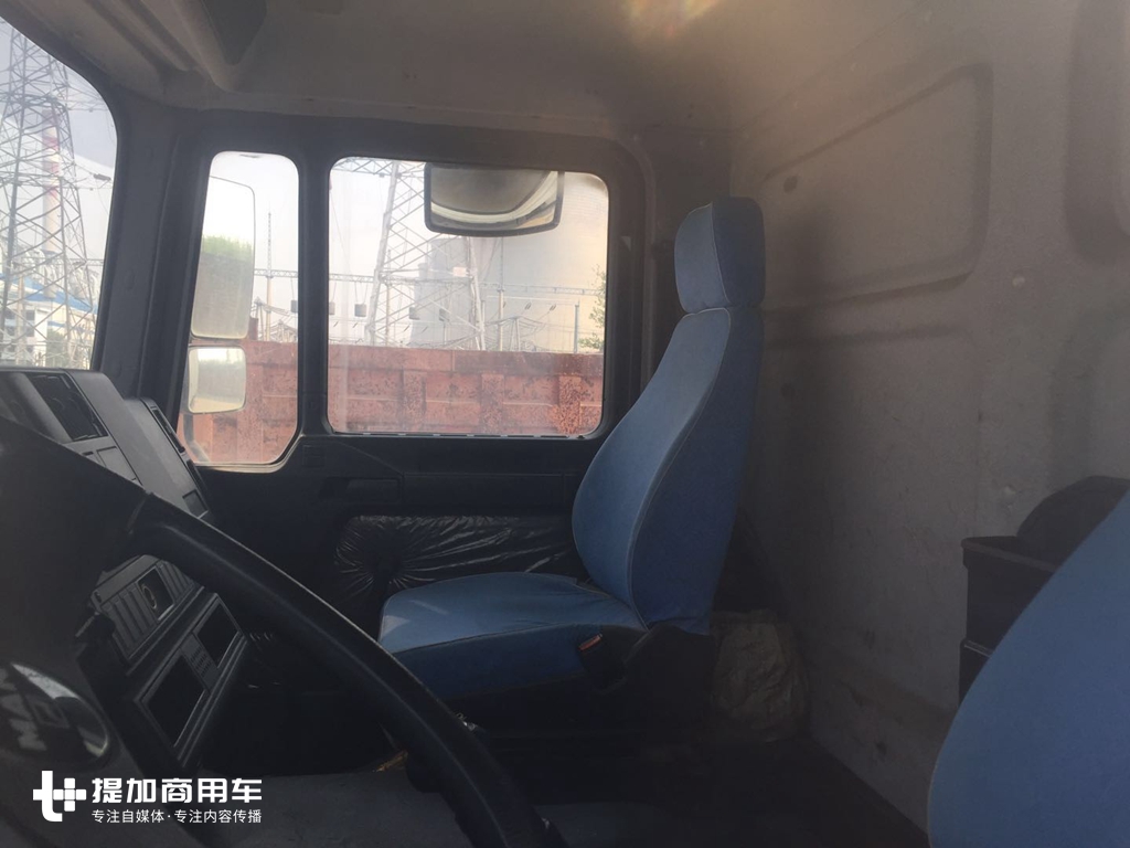 德龙F2000的原型车，17年车龄仍在服役，德国曼恩FE底盘卡车实拍 - 第5张
