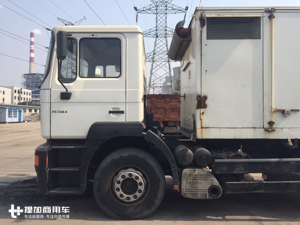 德龙F2000的原型车，17年车龄仍在服役，德国曼恩FE底盘卡车实拍 - 第9张
