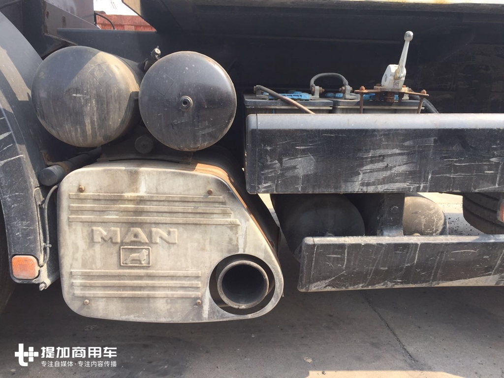 德龙F2000的原型车，17年车龄仍在服役，德国曼恩FE底盘卡车实拍 - 第10张