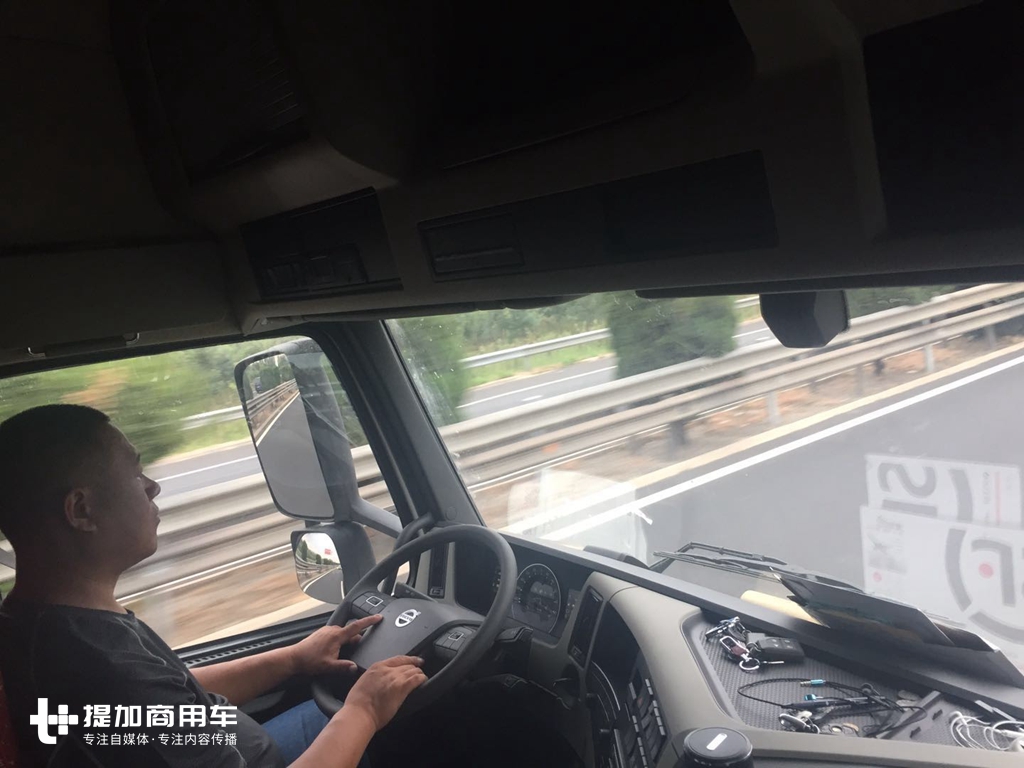 小伙搭卡车穷游中国破3万公里,这次又坐沃尔沃卡车去了趟杭州 - 第5张 - 提加商用车网 小伙搭卡车穷游中国破3万公里,这次又坐沃尔沃卡车去了趟杭州 - 第5张