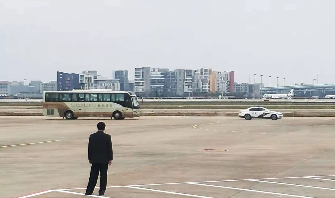 为中国制造之使命 金龙客车荣耀护航首届进博会 - 第6张 - 提加商用车网 为中国制造之使命 金龙客车荣耀护航首届进博会 - 第6张