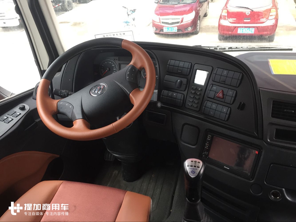 载货车也流行平地板驾驶室?欧曼EST前四后八载货车底盘实拍 - 第6张 - 提加商用车网 载货车也流行平地板驾驶室?欧曼EST前四后八载货车底盘实拍 - 第6张